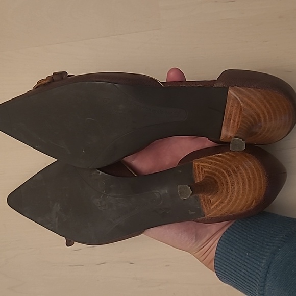 EUC Unis Brown/Bronze Floral Point Toe Open Side Pumps - Picture 10 of 16